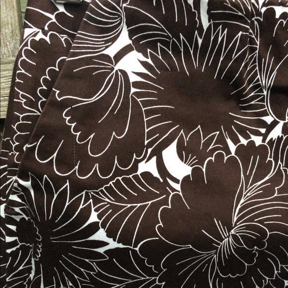 ✨3/$15✨ Anne Taylor Loft Spring Skirt - Picture 2 of 3